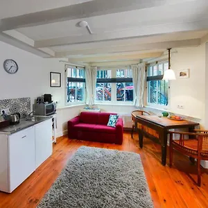 16 Sous Appartement